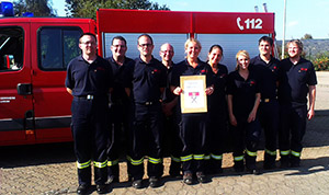 Leistungsabzeichen Bronze 2014 Unsere Mannschaft, die zum Leistungsabzeichen angetreten sind im Gruppenbild vor dem Feuerwehrauto
